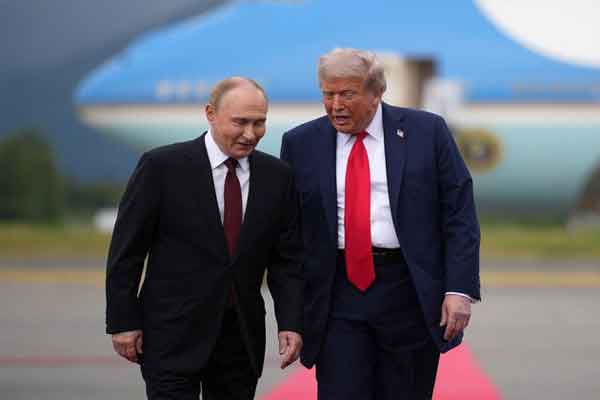 तेल कंपनियों Rosneft  और Lukoil पर प्रतिबंध से   डोनाल्ड  ट्रंप और  व्लादिमीर  पुतिन के बीच जुबानी जंग तेज