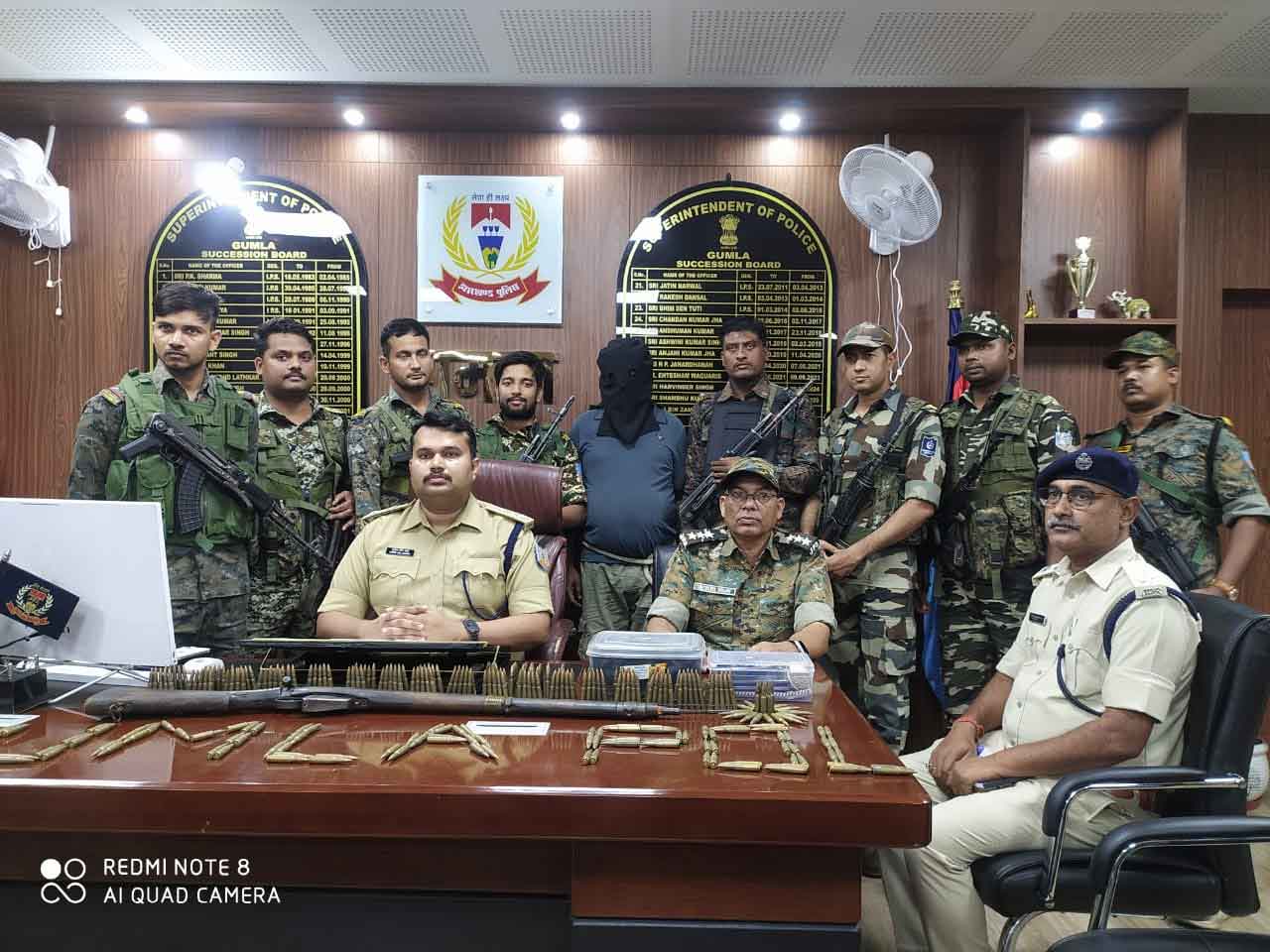 गुमला: जेजेएमपी उग्रवादी संगठन का पांच लाख का इनामी सब जोनल कमांडर गिरफ्तार