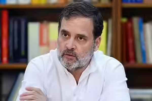 बिहार जाने वाली ट्रेनों में ठसाठस भीड़, राहुल ने कहा, मोदी सरकार फेल,  डबल इंजन सरकार के दावे खोखले