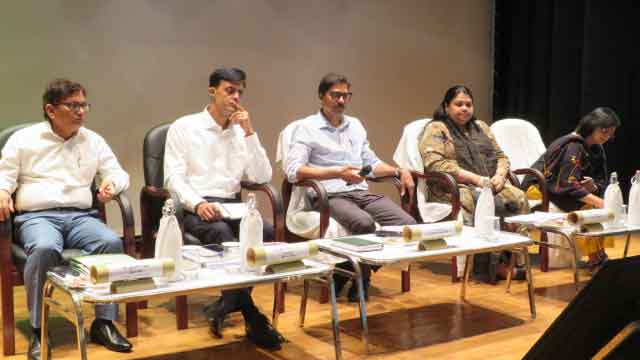 कचरा उठाव  के लिए  हर घर में  QR कोड लगाया जायेगा, गैरजिम्मेदार संवेदकों पर होगी कार्रवाई : प्रधान सचिव