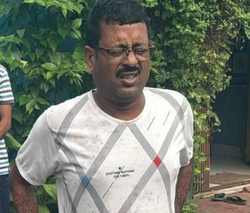 टीएमसी विधायक जीवन कृष्ण साहा व रिश्तेदारों के ठिकानों पर ईडी की रेड,  दीवार कूद कर  भागने की  कोशिश नाकाम, गिरफ्तार