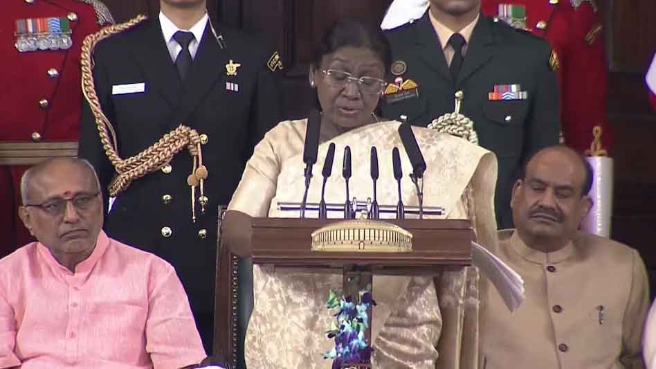 राष्ट्रपति द्रौपदी मुर्मू ने संविधान का प्रियंबल पढ़ा, नौ भाषाओं में ट्रांसलेटेड वर्जन जारी किया