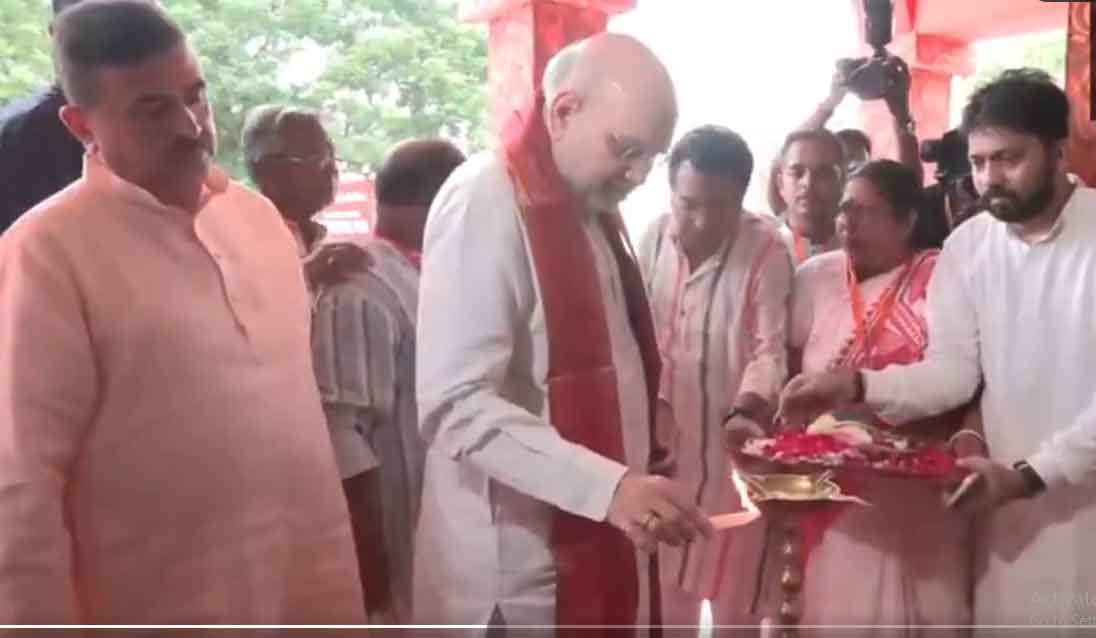 कोलकाता : अमित शाह ने ऑपरेशन सिंदूर  थीम पर बने दुर्गा पूजा पंडाल का उद्घाटन किया