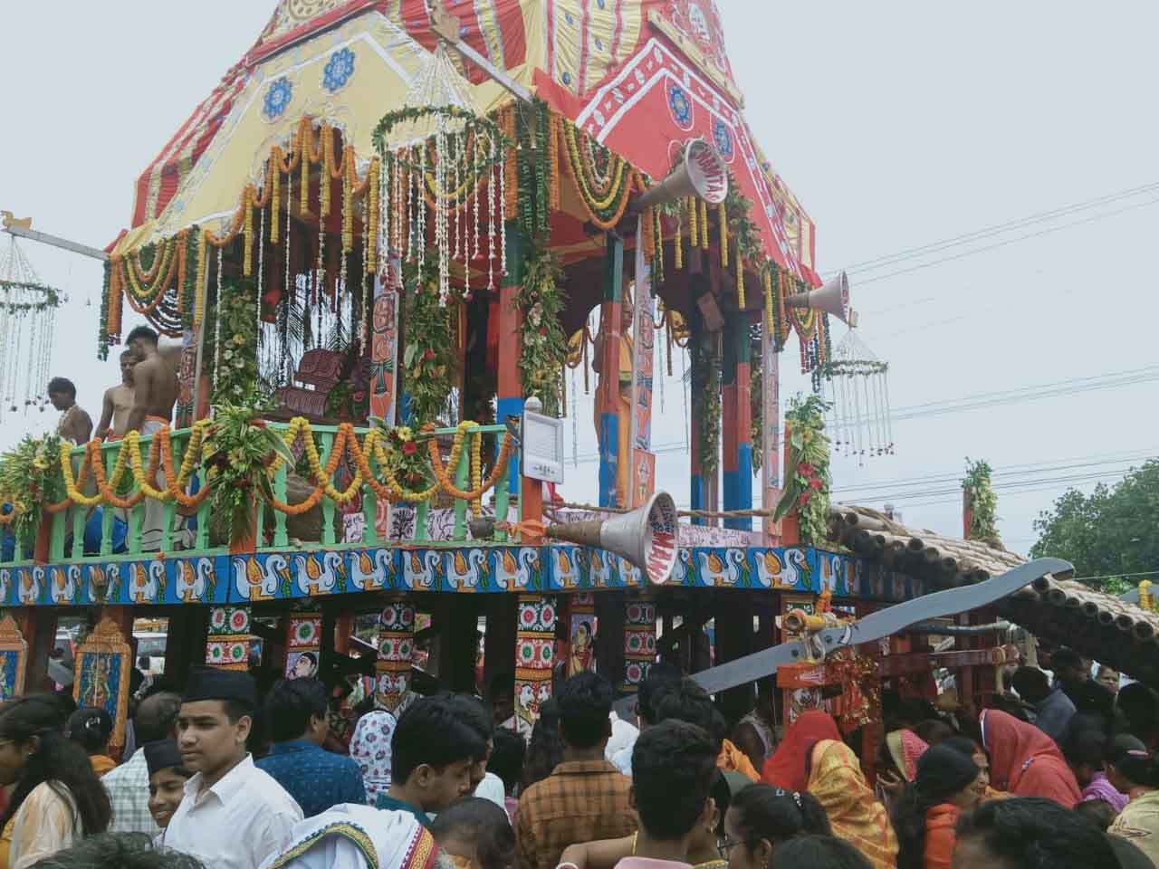 जगन्नाथपुर  रथ मेले में पारंपरिक हथियारों, वाद्य यंत्रों और लोक शिल्प की धूम