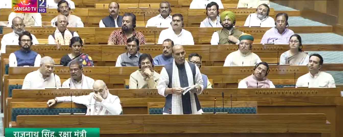 रक्षा मंत्री ने कहा, विपक्ष पूछ रहा है, हमारे कितने विमान गिरे? पूछना चाहिए, कितने आतंकवादी ठिकानों को नष्ट किया