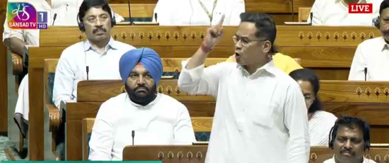 गौरव गोगोई मोदी सरकार पर बरसे, कहा, रक्षा मंत्री ने यह नहीं बताया, आतंकवादी पहलगाम तक कैसे पहुंचे