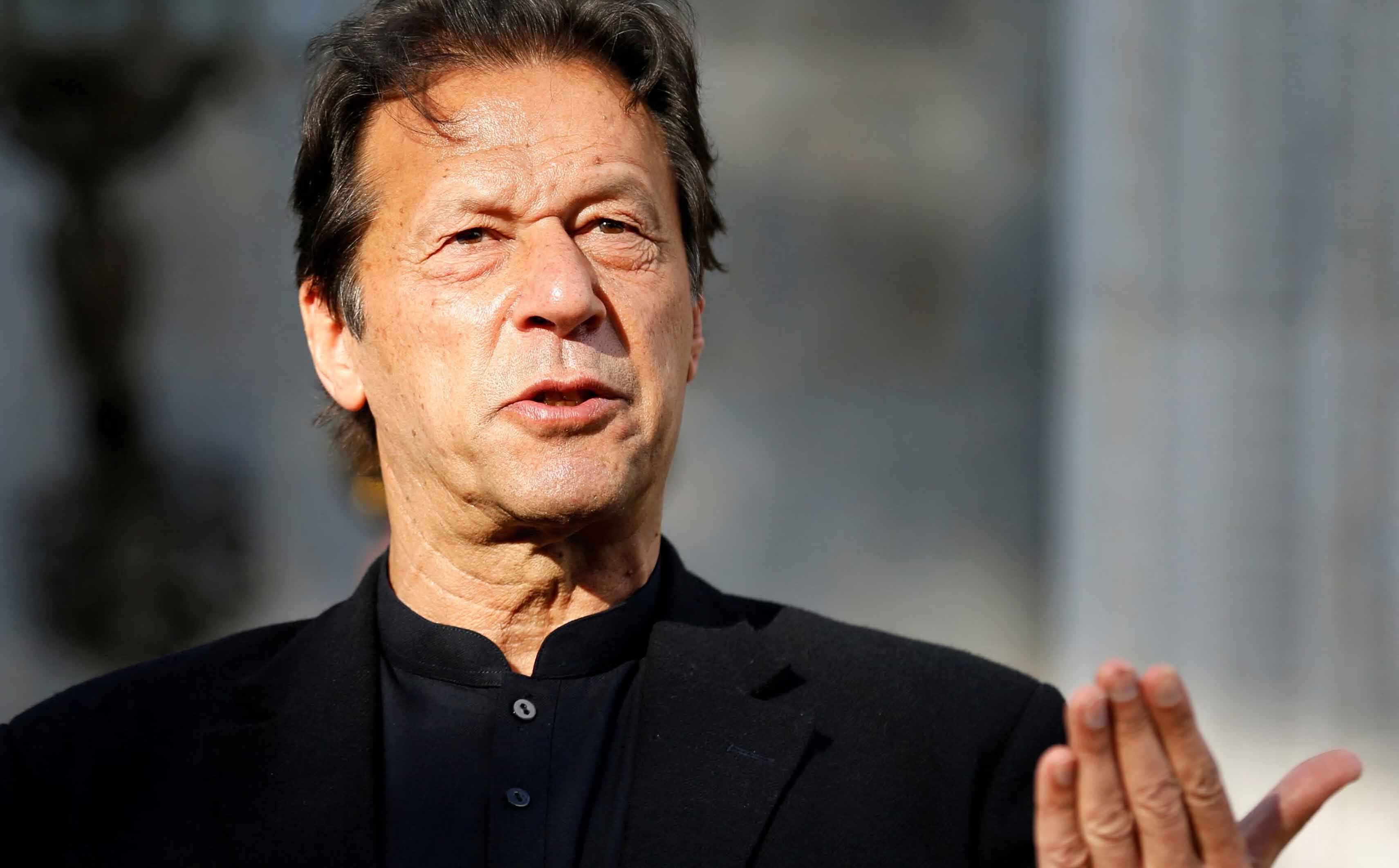 हत्या किये जाने की खबरों के बीच पीटीआई से जुड़े सीनेटर का दावा, इमरान पर  देश छोड़कर चले जाने का दबाव