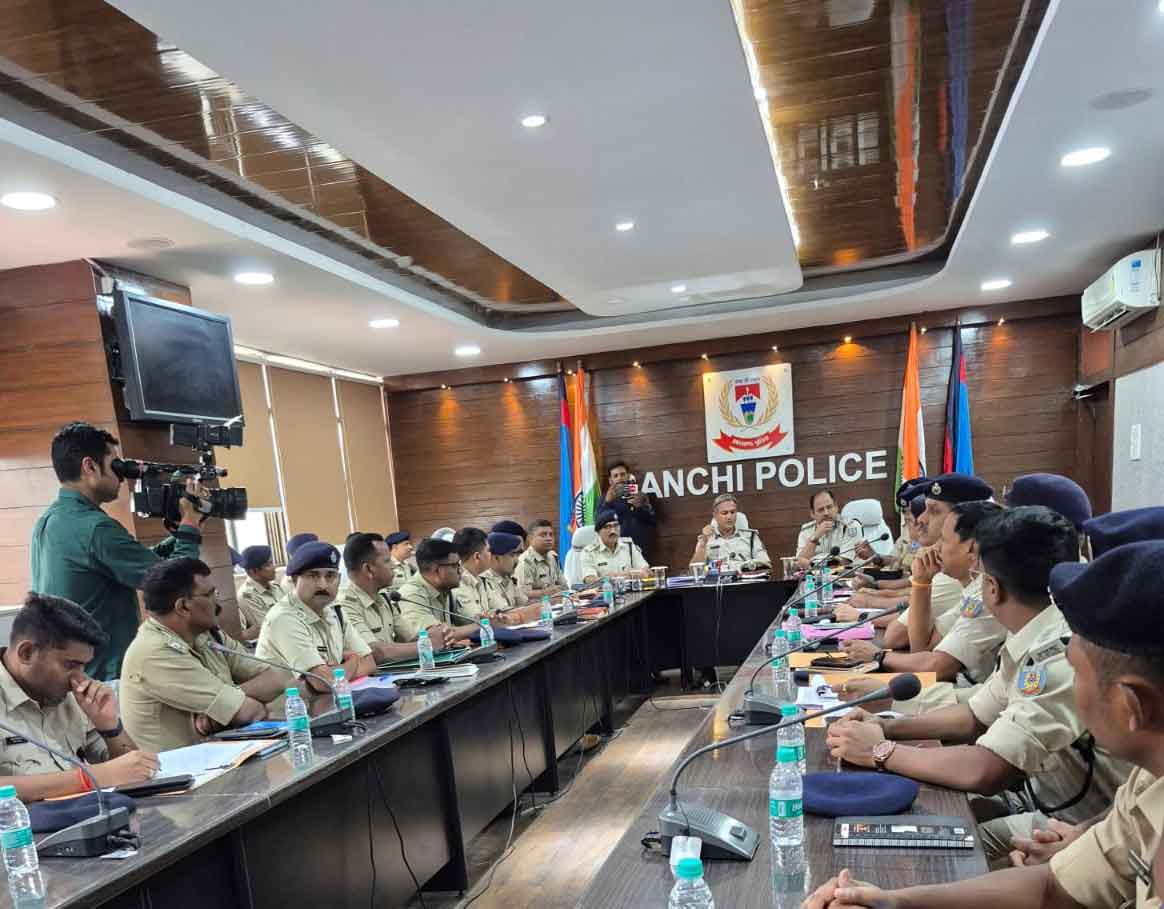 रांची जोनल आईजी ने रांची जिले की विधि-व्यवस्था को लेकर की समीक्षा बैठक