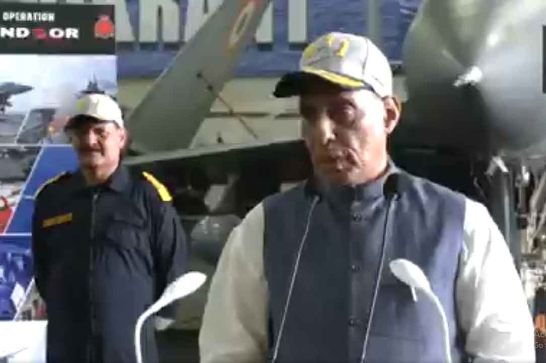 रक्षा मंत्री ने  INS विक्रांत का दौरा किया, किया खुलासा,   जहाजों ने मिसाइलो-टॉरपीडो से पाकिस्तान पर हमले किये