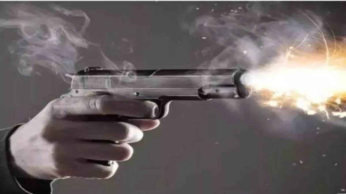 जामताड़ा में सीएसपी संचालक से हथियार के बल पर लूट, ग्रामीण  थाना पहुंचे