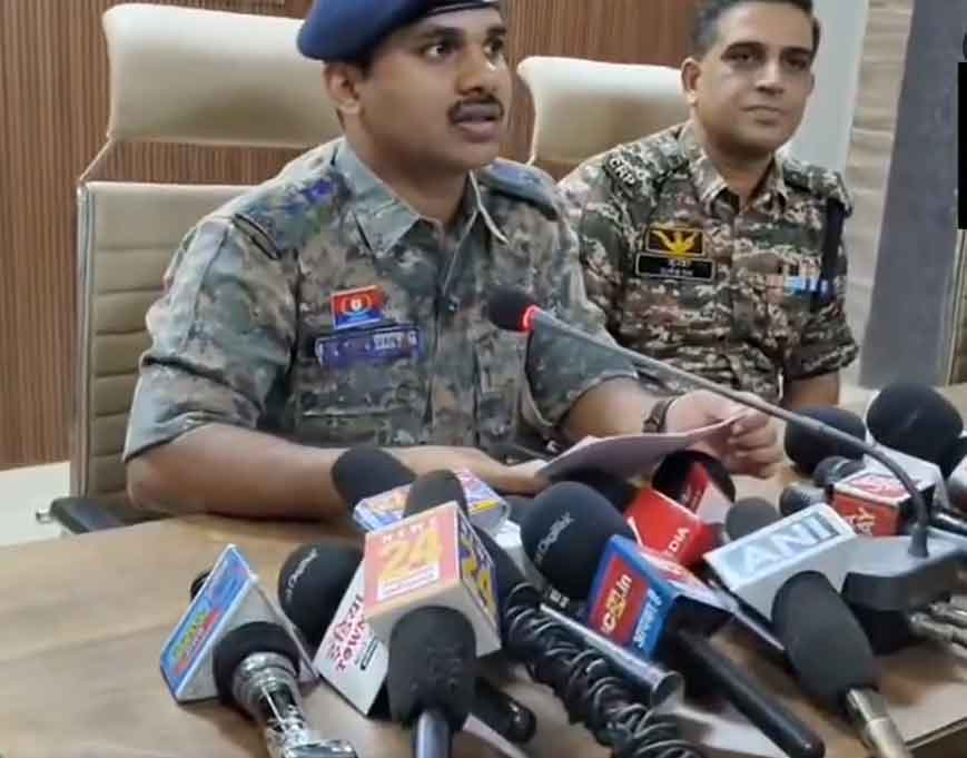 छत्तीसगढ़ के सुकमा जिले में 20 नक्सलियों  के आत्मसमर्पण की खबर