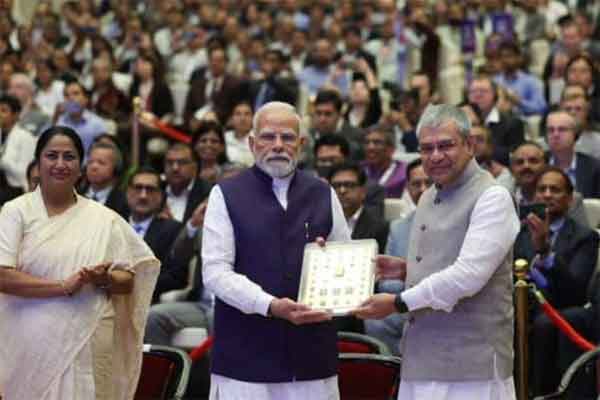 प्रधानमंत्री मोदी सेमीकॉन इंडिया 2025  में शामिल हुए,  कहा, 21वीं सदी की ताकत अब छोटी चिप में केंद्रित