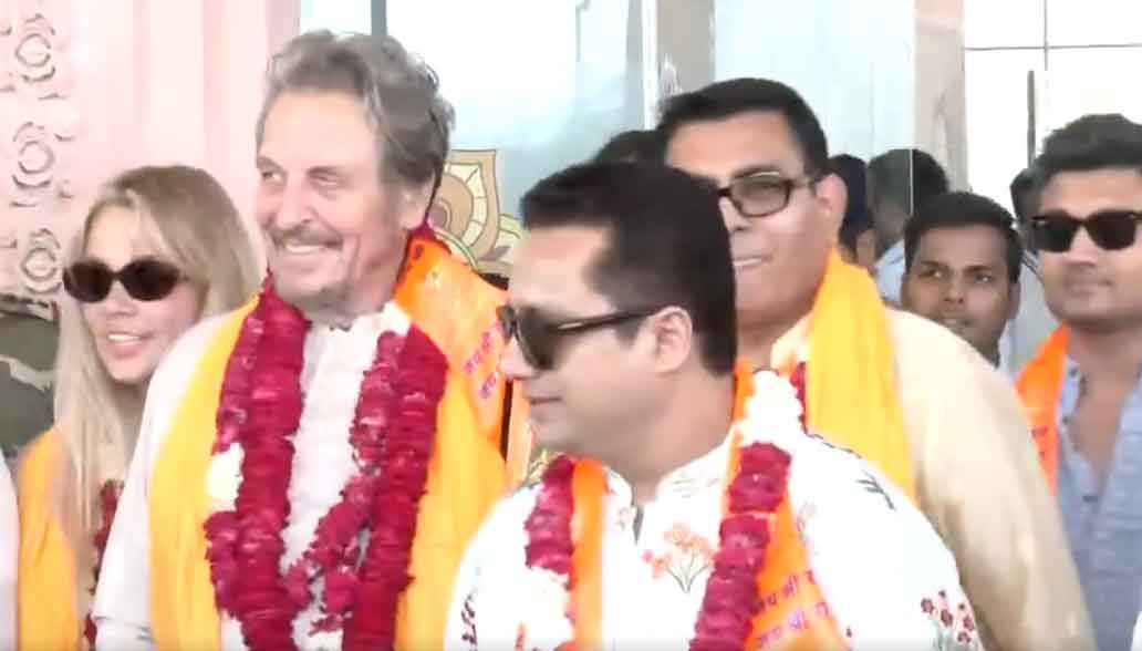 एलन मस्क के पिता एरोल मस्क ने अयोध्या में रामलला के दर्शन किये