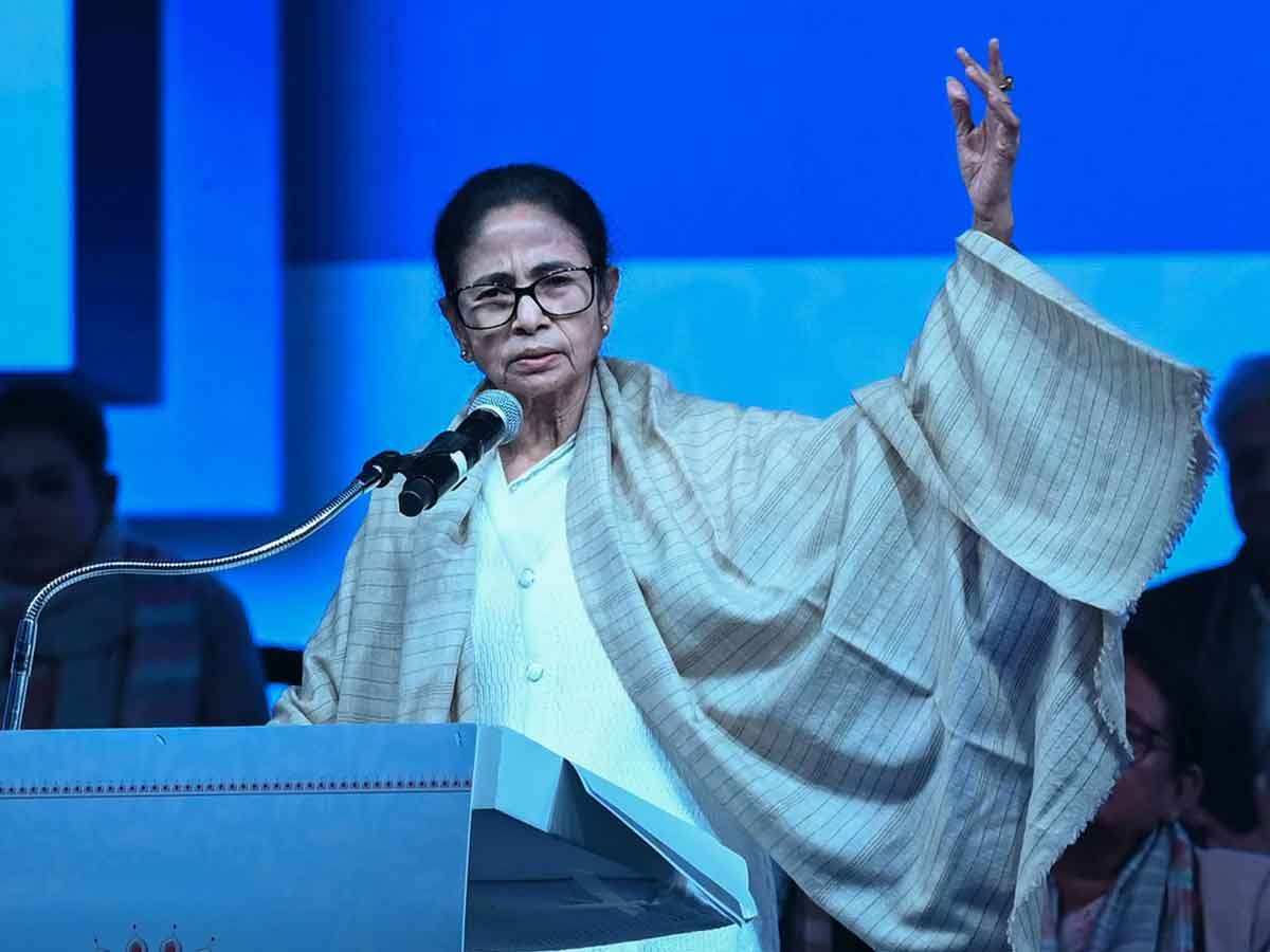 SIR  प्रक्रिया अमानवीय,  पश्चिम बंगाल में हुई मौतों को लेकर  EC  के  खिलाफ सुप्रीम कोर्ट जायेगी ममता