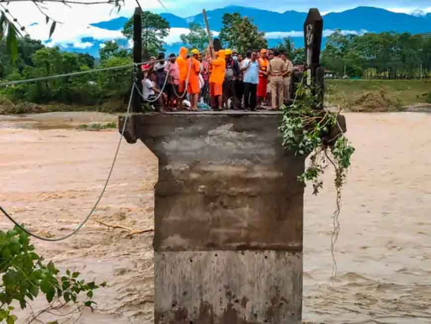भूस्खलन और बारिश ने उत्तर बंगाल, सिक्किम में तबाही मचाई, 23 की मौत, कई लापता