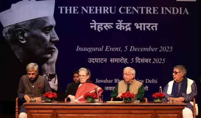 सोनिया गांधी ने कहा,  महात्मा गांधी की हत्या की विचारधारा वाले आज सत्ता प्रतिष्ठानों पर काबिज हैं