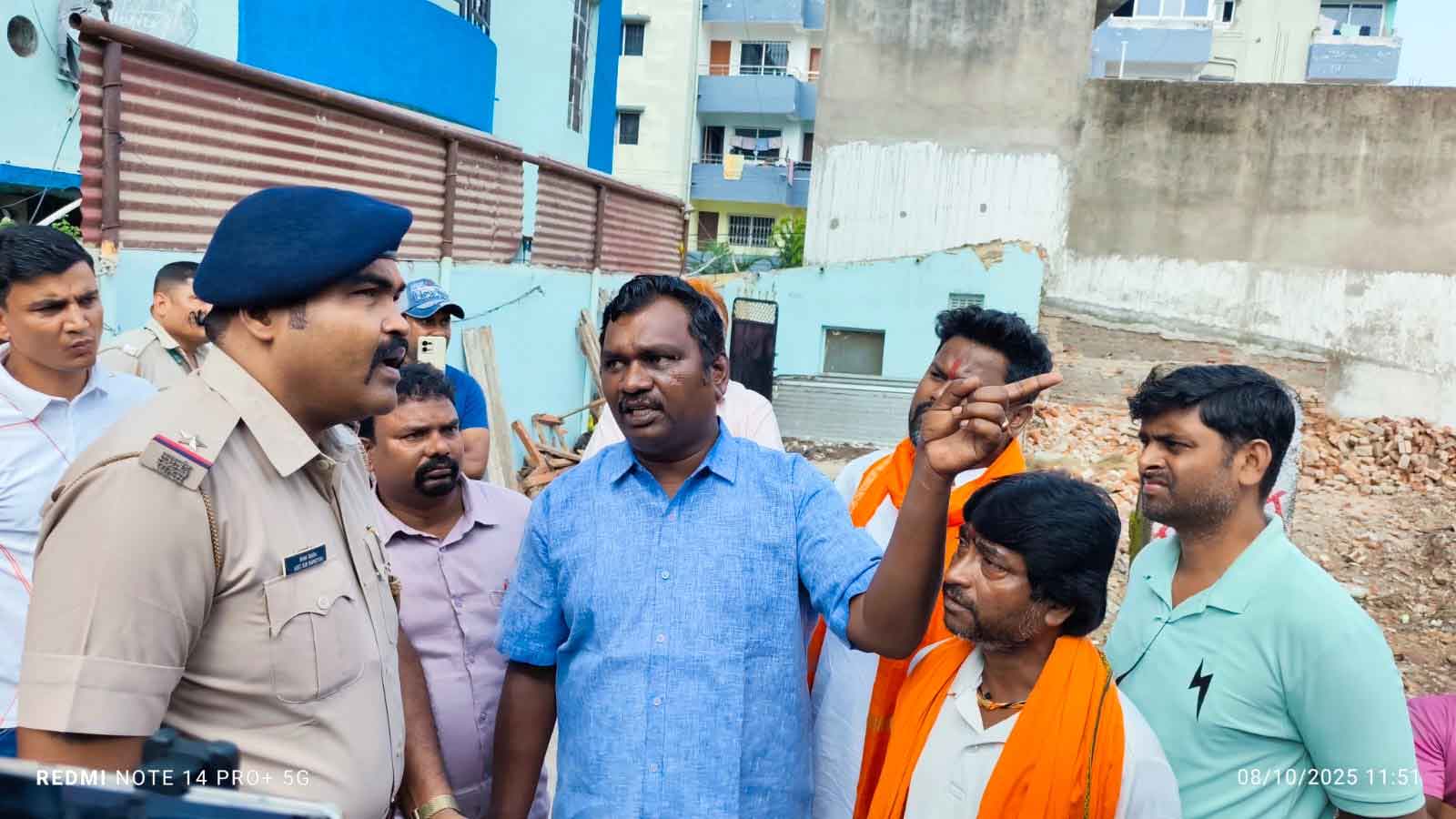 कांटाटोली में दलित परिवार की जमीन पर कब्जे को लेकर पूर्व नेता प्रतिपक्ष अमर बाउरी से भिड़े दबंग