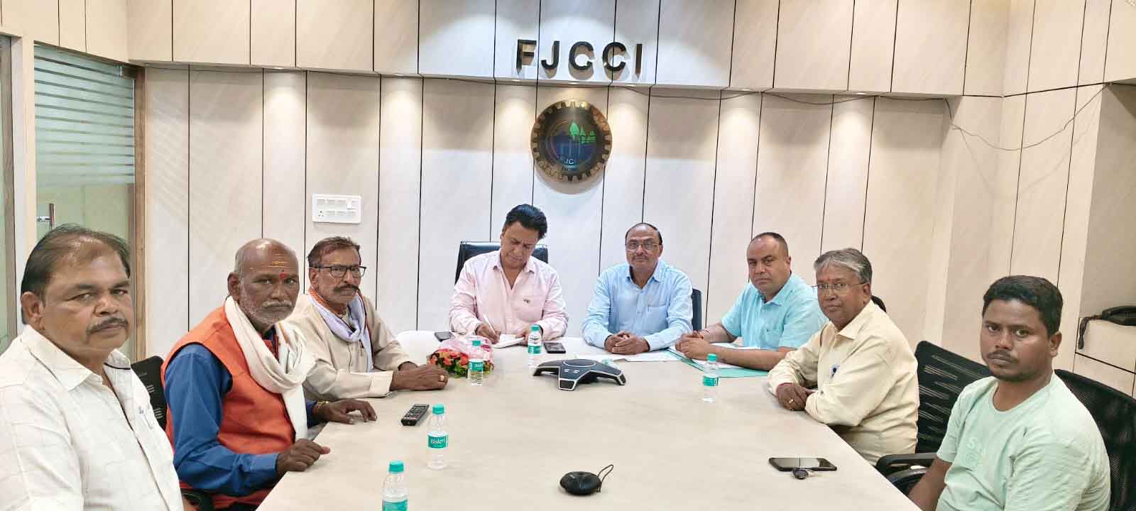बाजार टांड किराया विवाद पर व्यापारी परेशान,    निगम को चेतावनी, 15 दिनों में समाधान नहीं हुआ तो आंदोलन