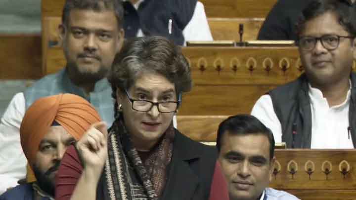 प्रियंका गांधी का आरोप, बंगाल चुनाव को लेकर वंदे मातरम  पर चर्चा, अतीत में भटकाना चाहते हैं मोदी