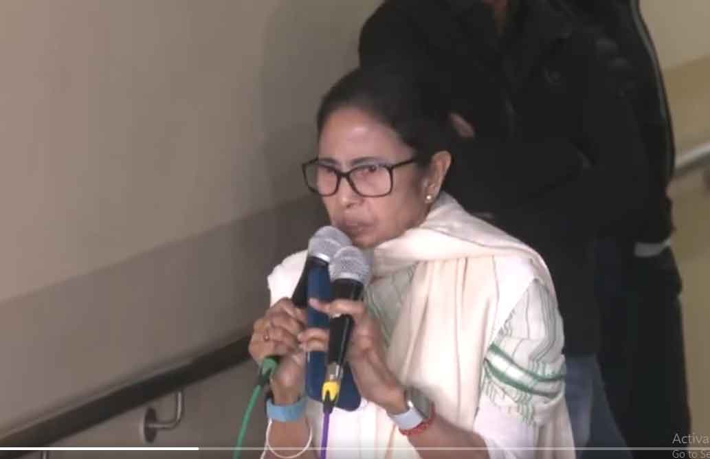 I-PAC कार्यालय में ED की छापेमारी पर पीएम मोदी पर भड़की ममता, कहा, गृह मंत्री को नियंत्रित करें