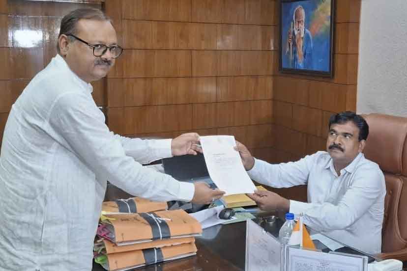 भाजपा की मांग, श्वेता सिंह की सदस्यता रद्द हो, मुख्य निर्वाचन पदाधिकारी से की मुलाकात