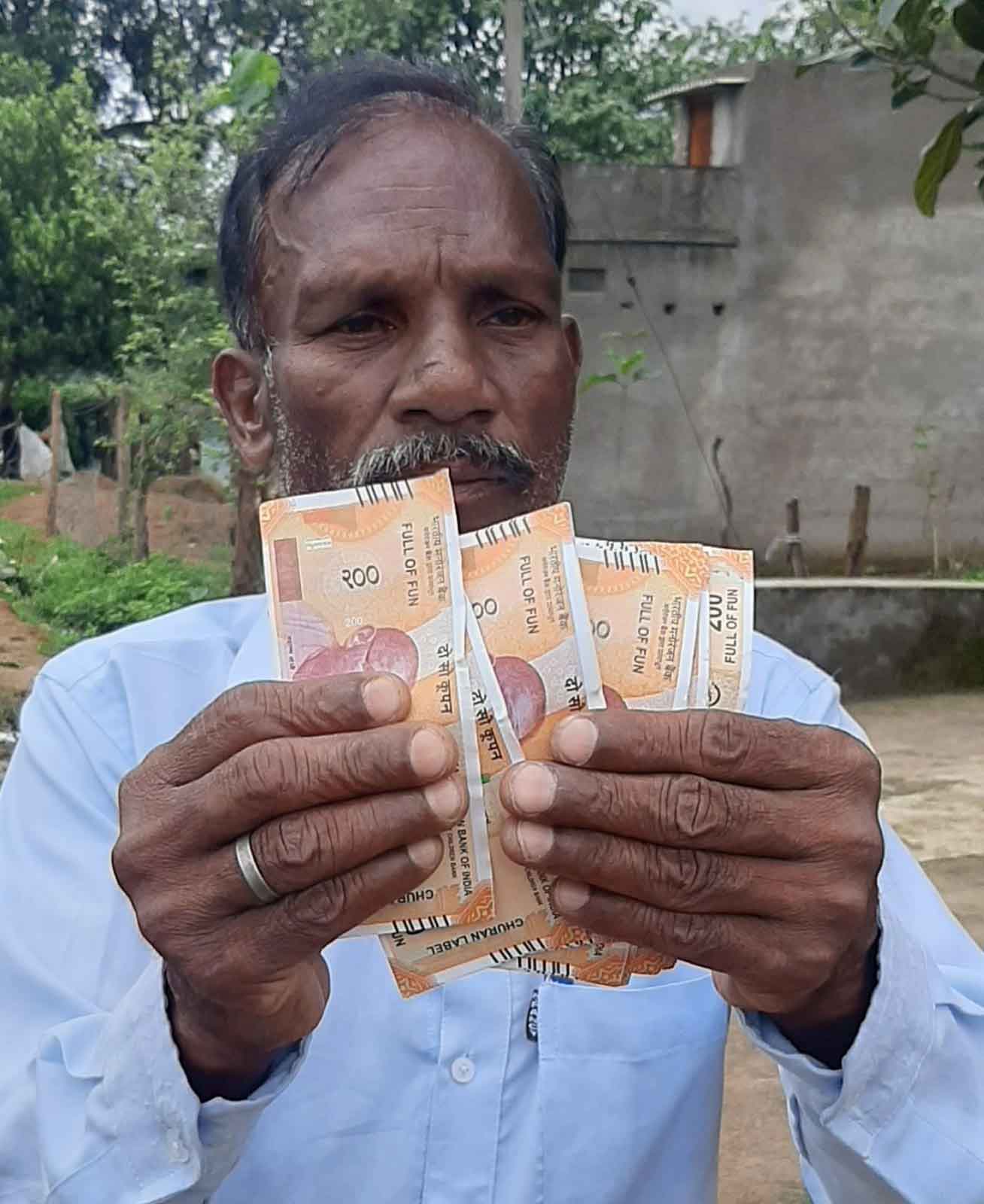 खूंटी : वन विभाग पर लगा मजदूरों को नकली नोटों से भुगतान करने का आरोप