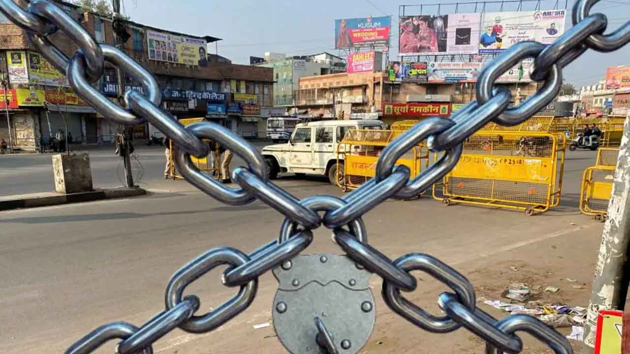 देशभर में भारत बंद का असर, 25 करोड़ से ज्यादा कर्मचारी हड़ताल पर