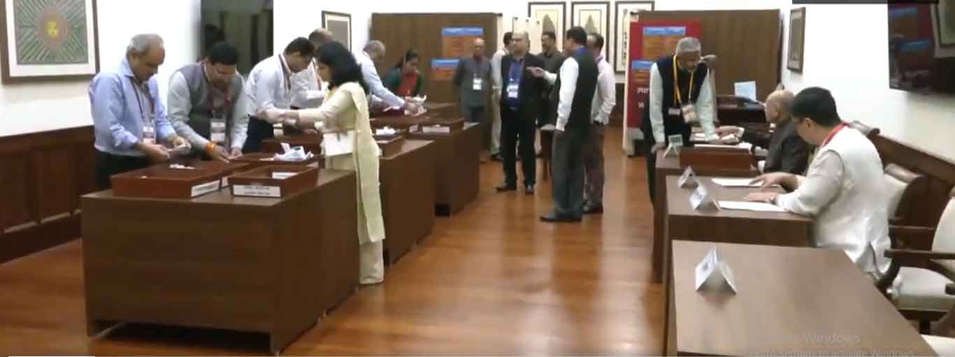 उपराष्ट्रपति पद का चुनाव : सीपी राधाकृष्णन बनाम सुदर्शन रेड्डी,  पांच बजे तक सांसदों ने वोट डाले, मतगणना शुरू
