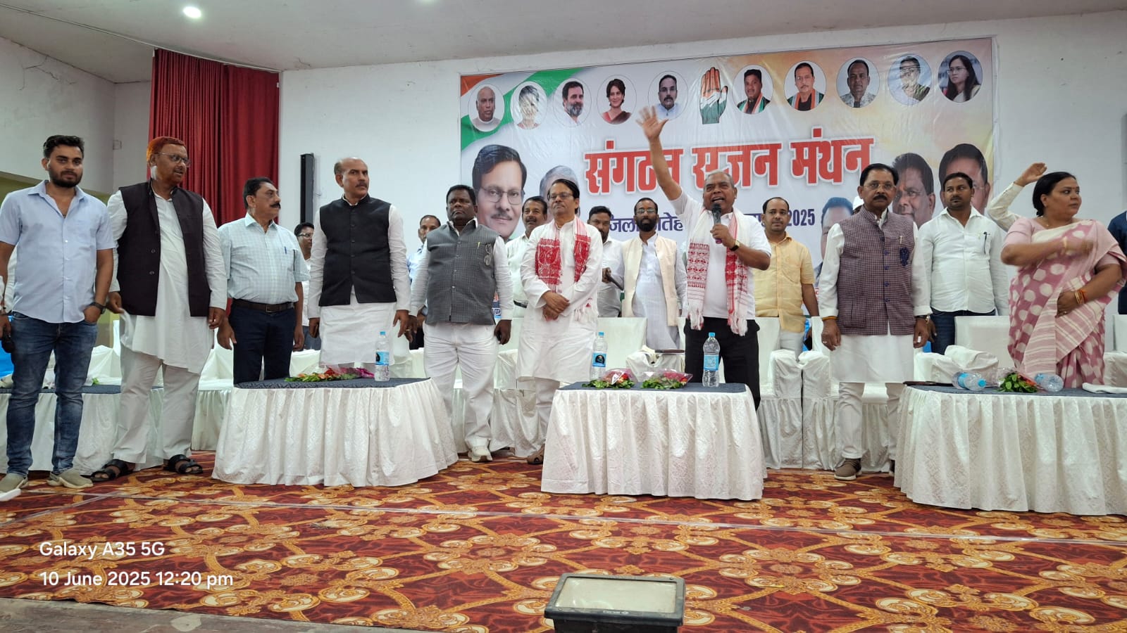 लातेहारः बीजेपी व आरएसएस संविधान विरोधी हैं- के राजू