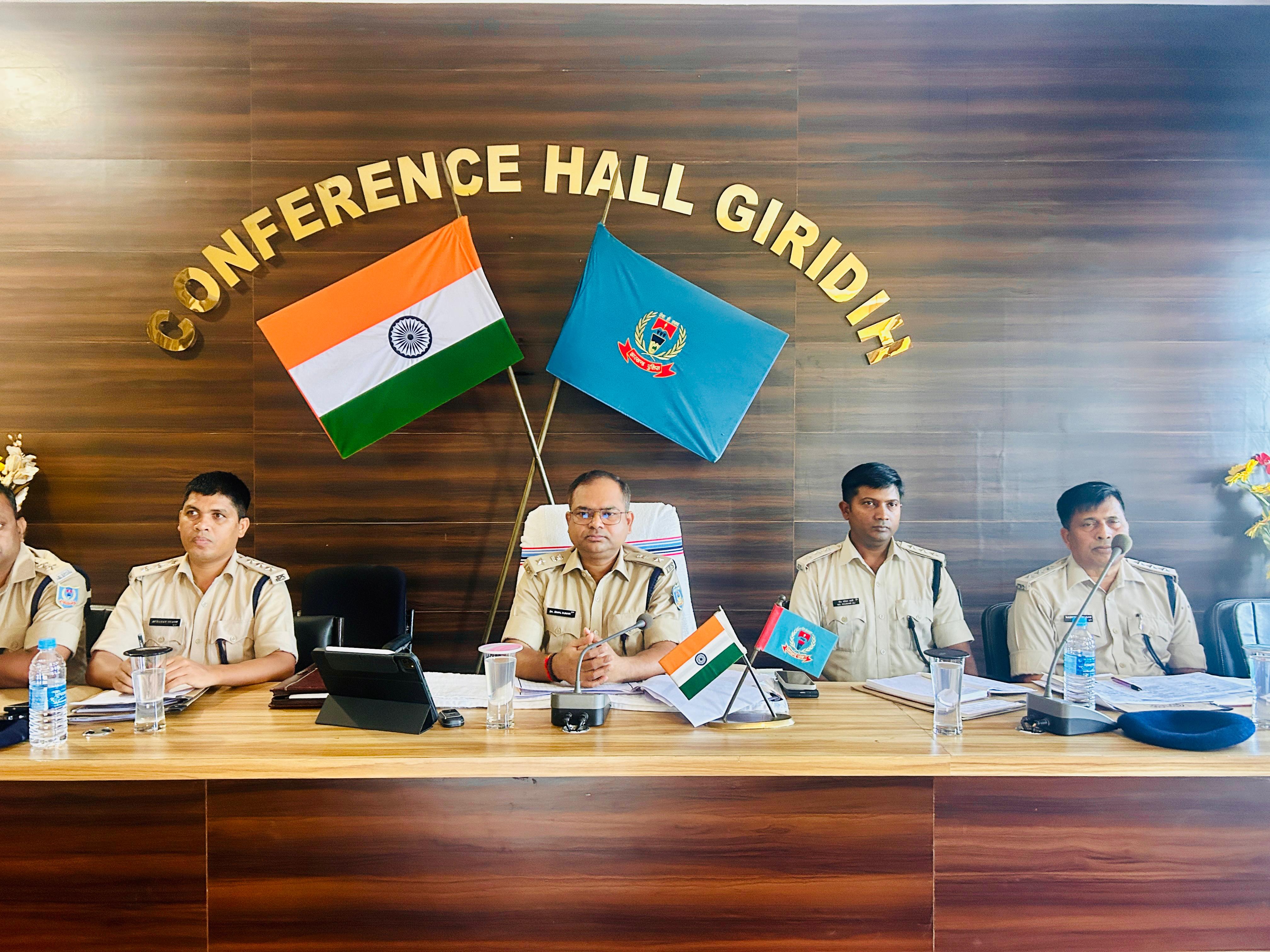 गिरिडीहः एसपी ने की क्राइम मीटिंग, नक्सल क्षेत्रों में विशेष चौकसी का निर्देश