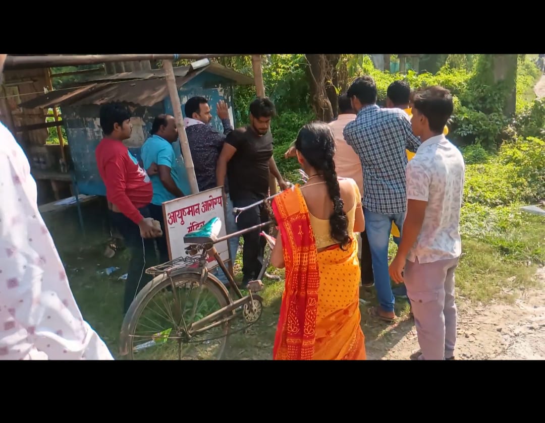 जादूगोड़ाः यूसिल कॉलोनी के चार बूथों पर शांतिपूर्ण मतदान