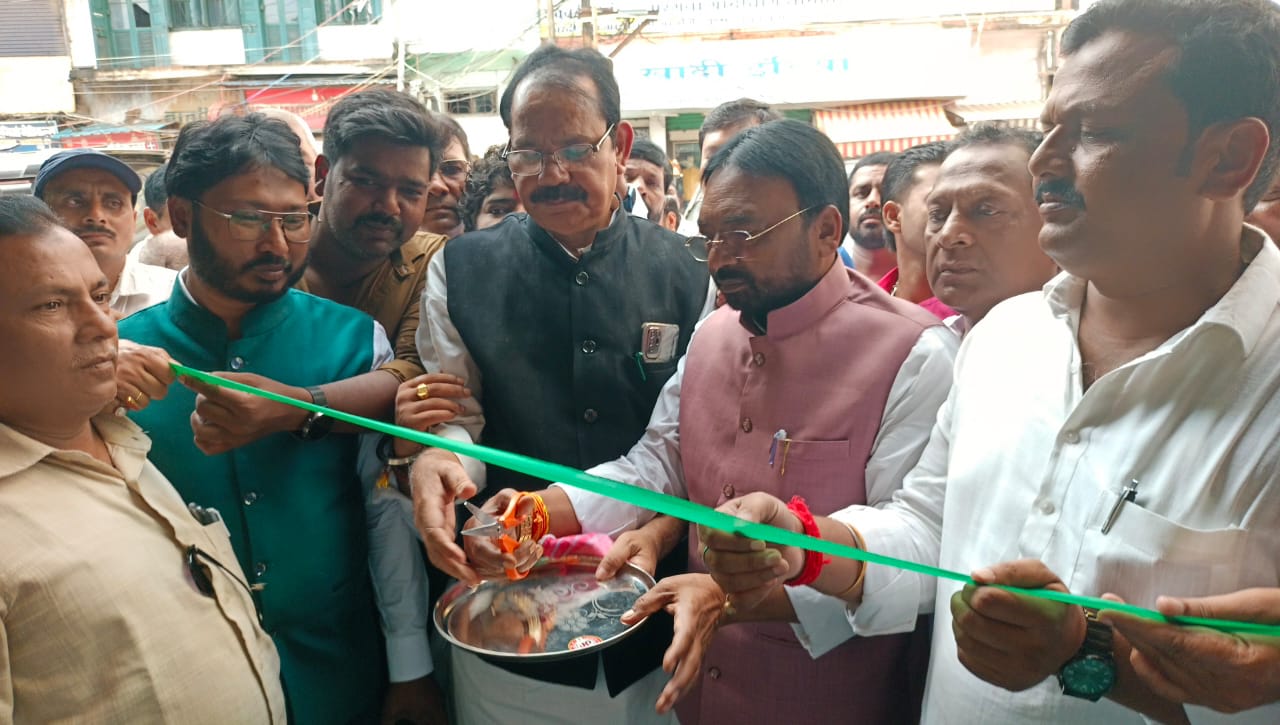 देवघरः टावर चौक पर राजद के सेवा शिविर का उद्घाटन
