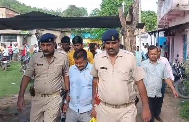 गिरिडीह: म्यूटेशन के नाम पर घूस लेते राजस्व कर्मी को एसीबी ने किया गिरफ्तार