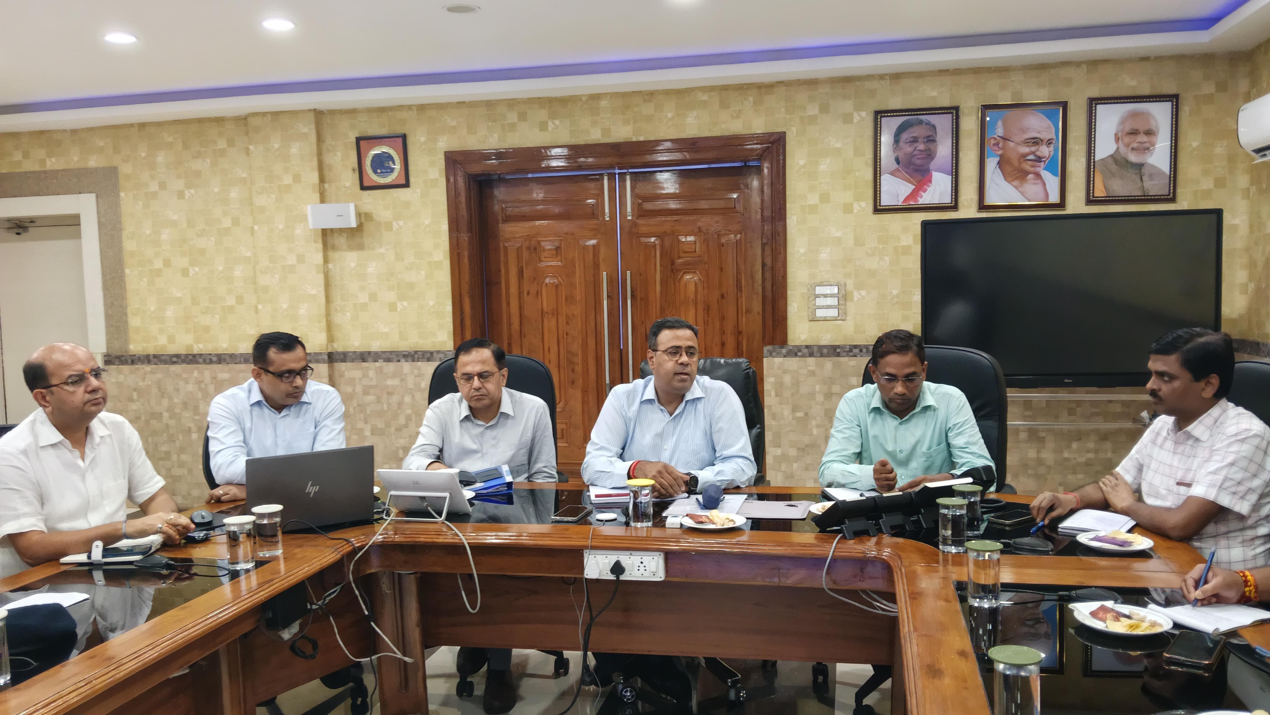 धनबाद रेलवे स्टेशन को वर्ल्ड क्लास बनाया जाएगाः डीआरएम
