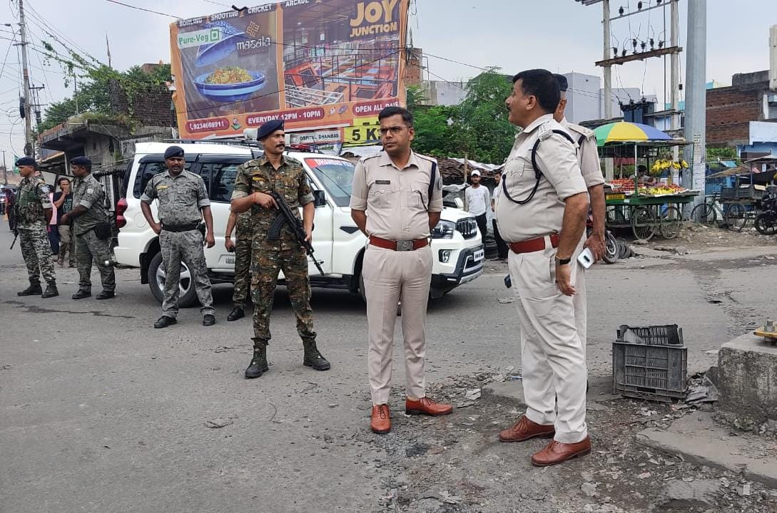 धनबादः एसएसपी ने किया चौक-चौराहों का निरीक्षण, जाम से मुक्ति को दिए कड़े निर्देश