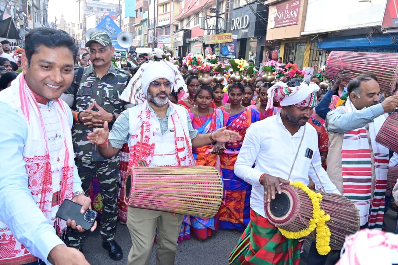 गिरिडीहः कलाकारों ने अपनी प्रस्तुति से झारखंड की गौरवशाली संस्कृति को किया जीवंत