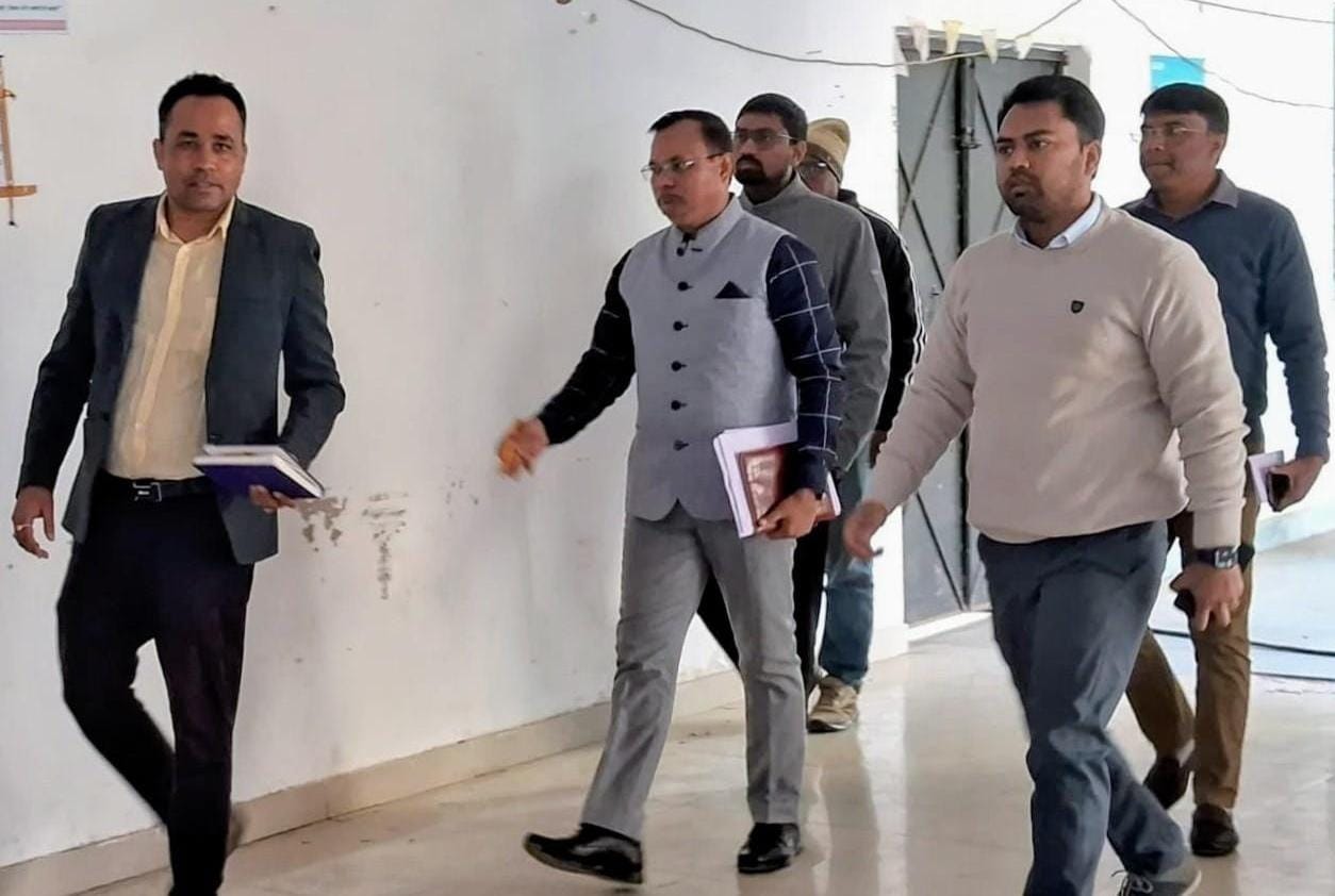 धनबादः डीडीसी ने टुंडी का किया दौरा, कहा- पोखरिया माछियरा बनेगा स्वावलंबी ग्राम