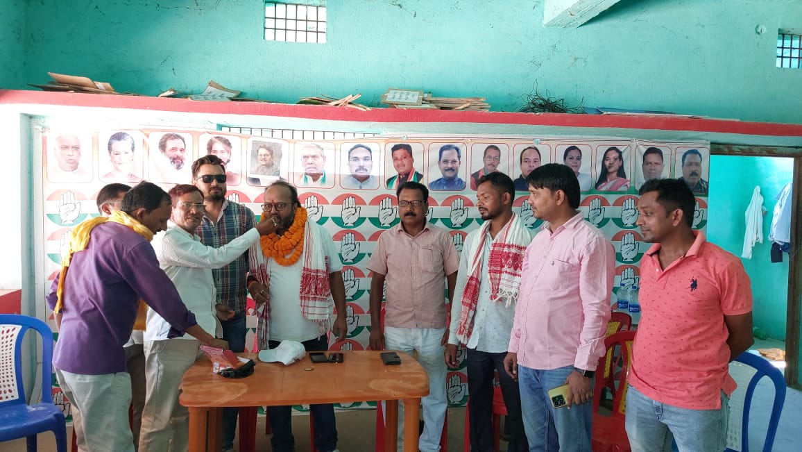 लातेहारः जिला कांग्रेस का मीडिया प्रभारी बनने पर पंकज तिवारी का हुआ स्वागत