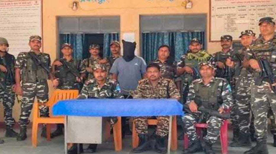 लोहरदगाः हार्डकोर PLFI नक्सली संदीप भगत गिरफ्तार