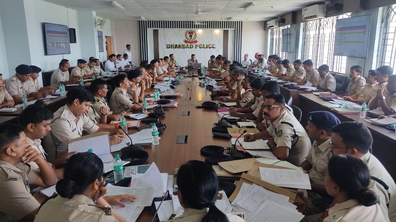 धनबादः SSP की हिदायत- जमीन दलालों से दूर रहें थानेदार