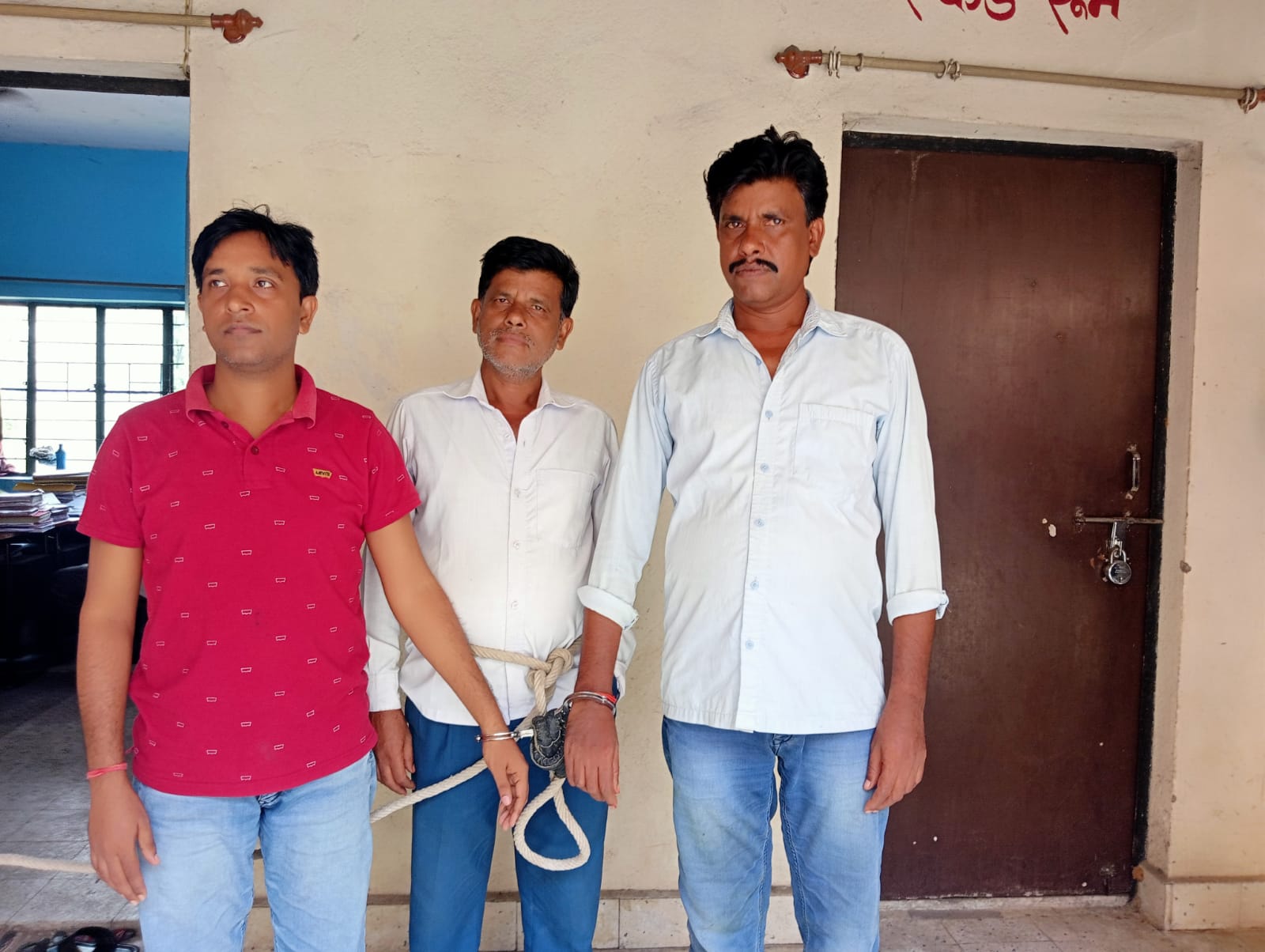 रामगढ़ः पुलिस ने फरार तीन वारंटियों को किया गिरफ्तार, भेजा जेल