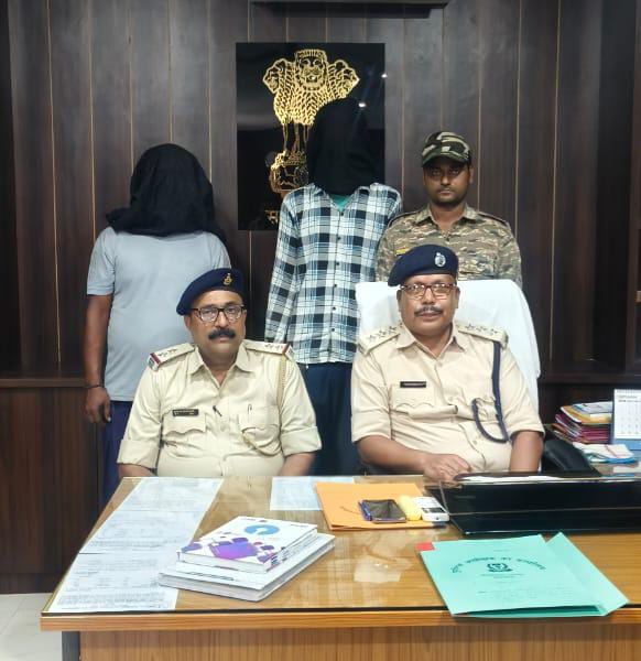 पलामूः मवेशी लदे 2 पिकअप जब्त, दोनों चालक गिरफ्तार