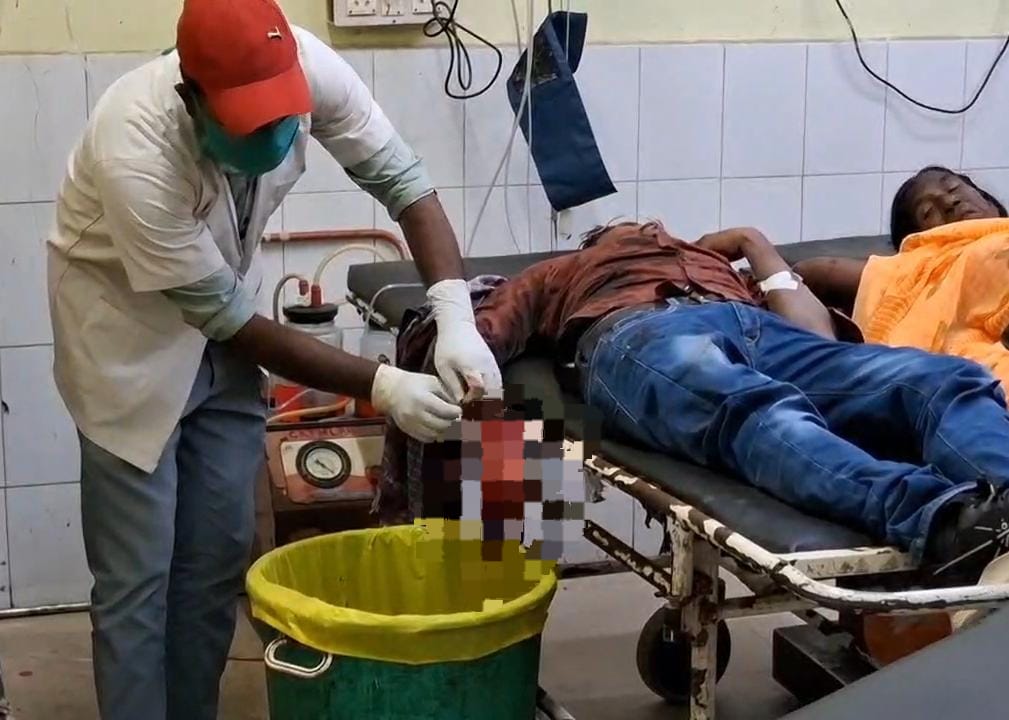 धनबादः प्रधानखंता स्टेशन के पास चलती ट्रेन से गिरा रेलवे कर्मी, अस्पताल में भर्ती