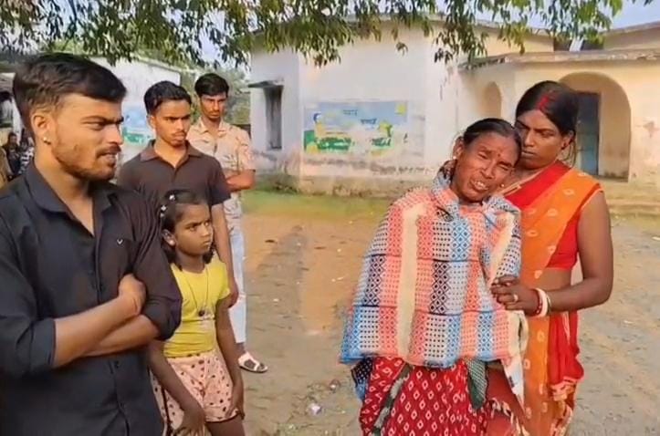 धनबादः गोविंदपुर में छात्र की संदिग्ध स्थिति में मौत, स्कूल में ग्रामीणों का हंगामा