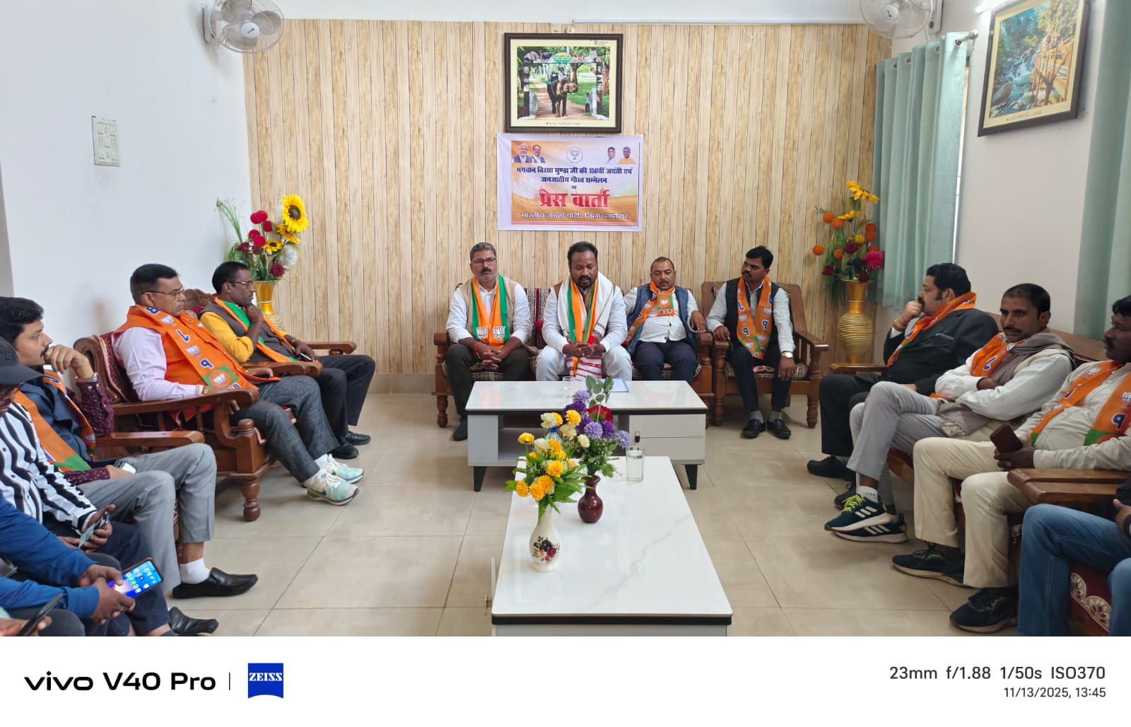 लातेहारः आदिवासियों के कल्यानण के प्रति भाजपा कृतसंकल्प- सन्नीे टोप्पो