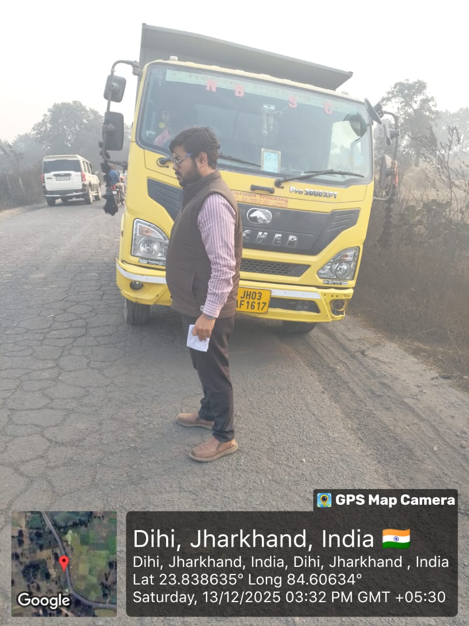 लातेहारः अवैध बालू लदे 3 ट्रैक्टर व चिप्स लोड हाइवा जब्त‍