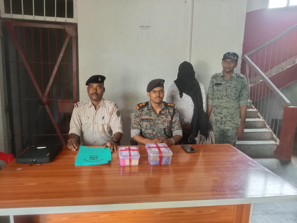 लातेहारः महुआडांड़ में गांजा के साथ दुकानदार गिरफ्तार, जेल भेजा गया