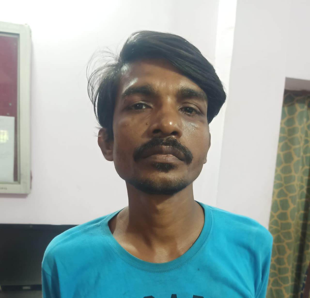 पलामूः बच्ची के गले से सोने का लॉकेट चुराने का आरोपी गिरफ्तार
