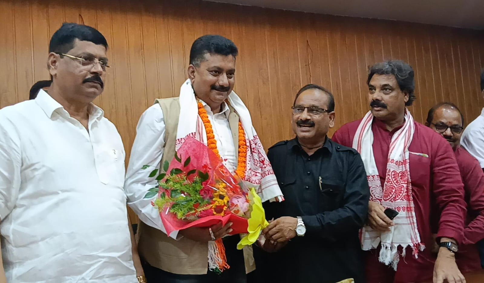 धनबादः कांग्रेस का संगठन सृजन कार्यक्रम तेज, जिला अध्यक्ष पद के लिए 46 दावेदार, रायशुमारी शुरू