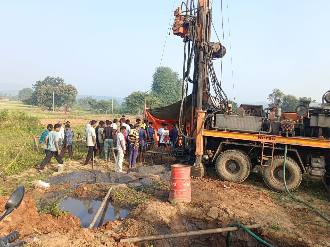 लातेहारः कोयला जांच करने पहुंची CMPDI टीम का ग्रामीणों ने किया विरोध